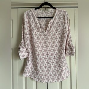 41 Hawthorn Women’s White Patterned V-Neck Blouse